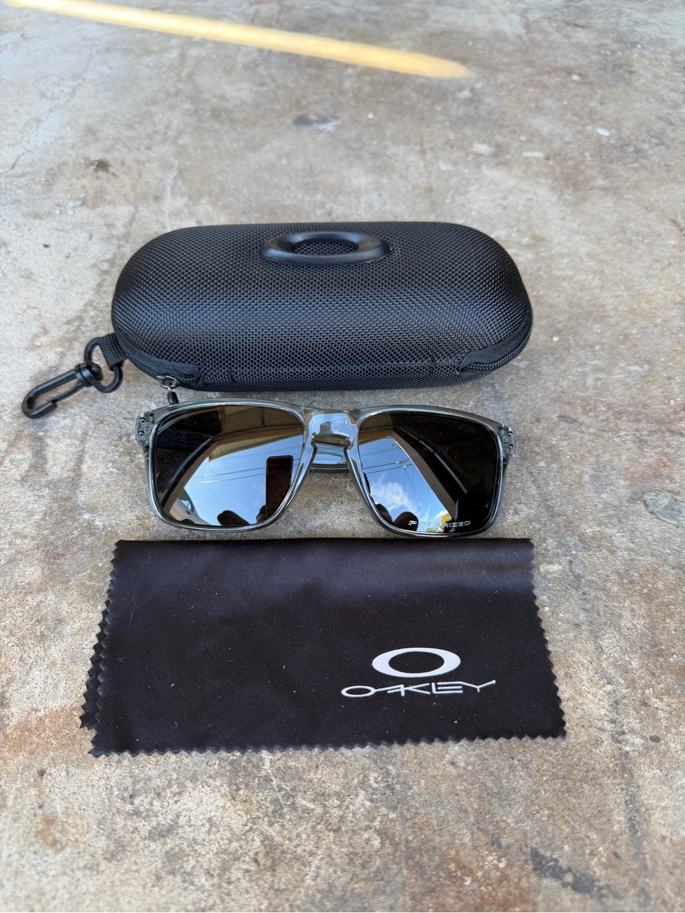Oakley Holbrook Sunglasses Black Polar Irid Prizm Lens Clear Crystal Black Frame